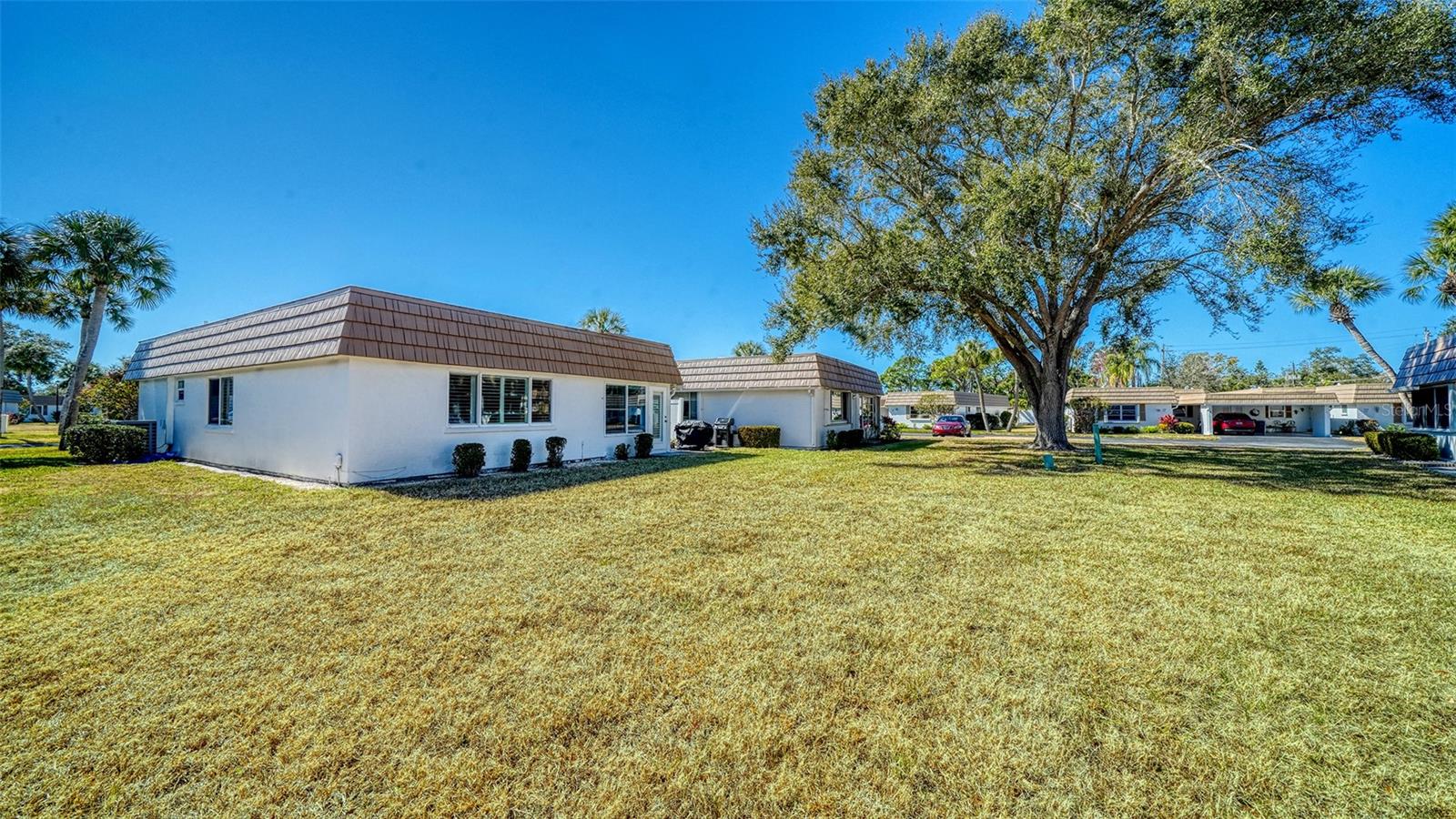 2721 RIVERBLUFF PL #V-50 — photo 28