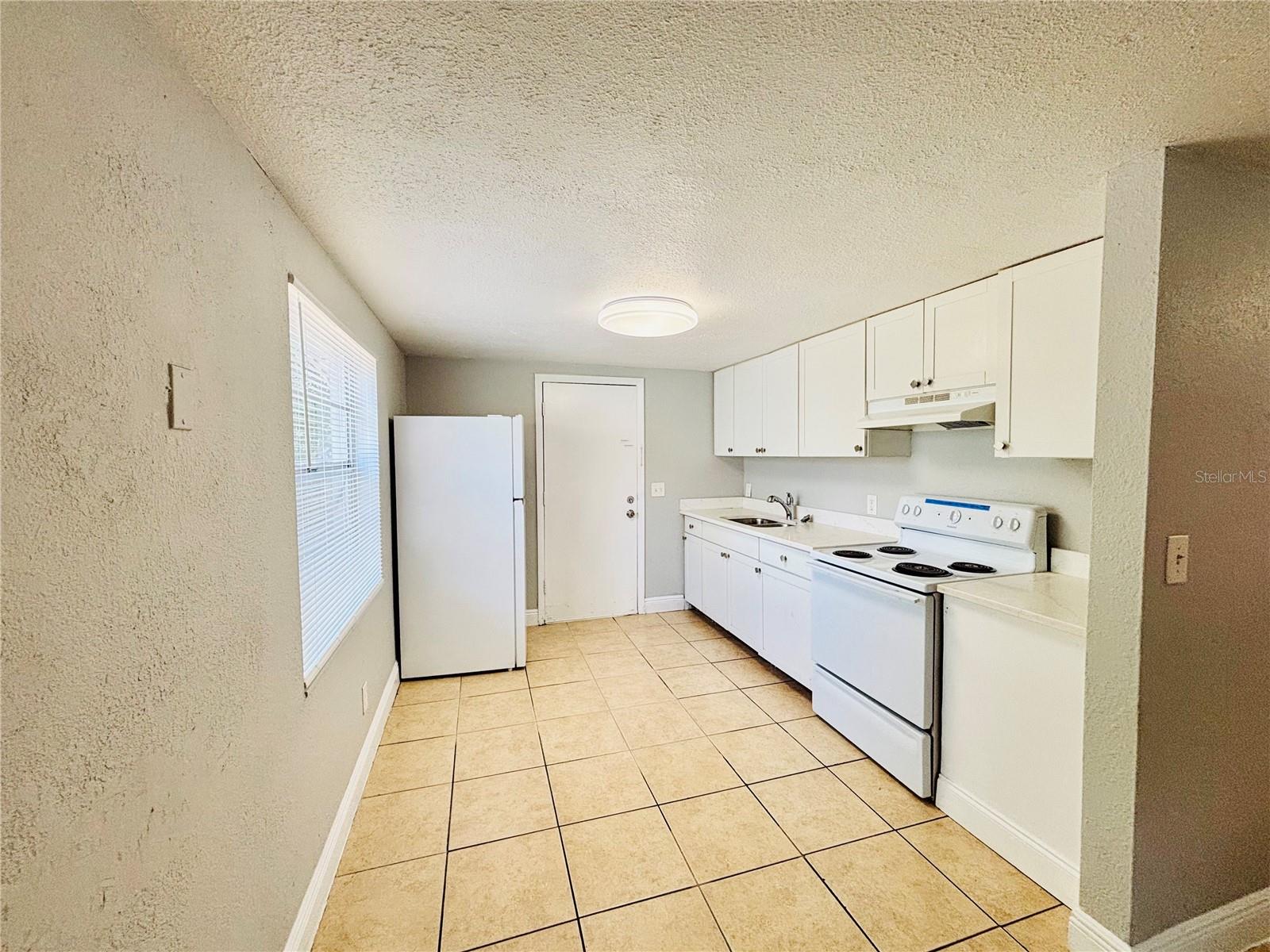 11733 N 12TH ST #L — photo 3