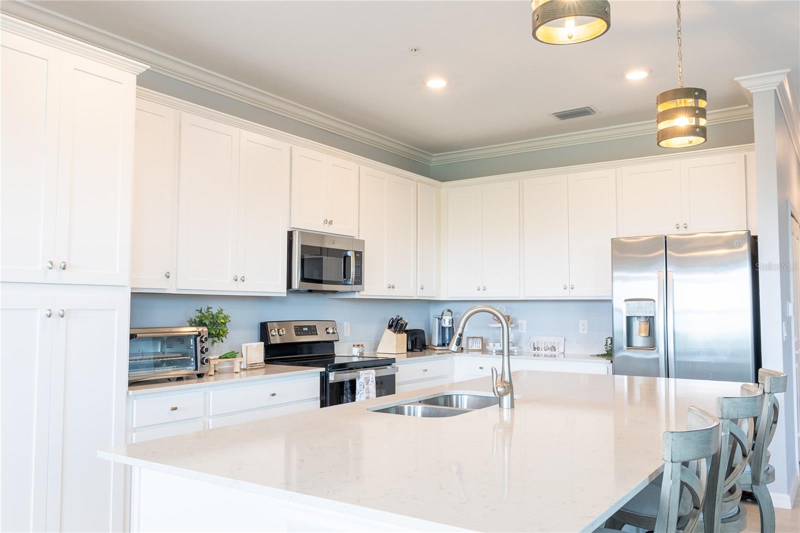 17902 GAWTHROP DR #401 — photo 4