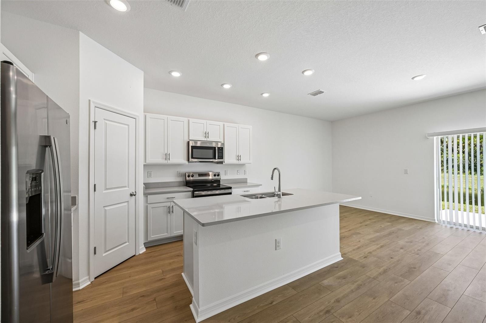 7167 GRAND FOREST WAY — photo 2