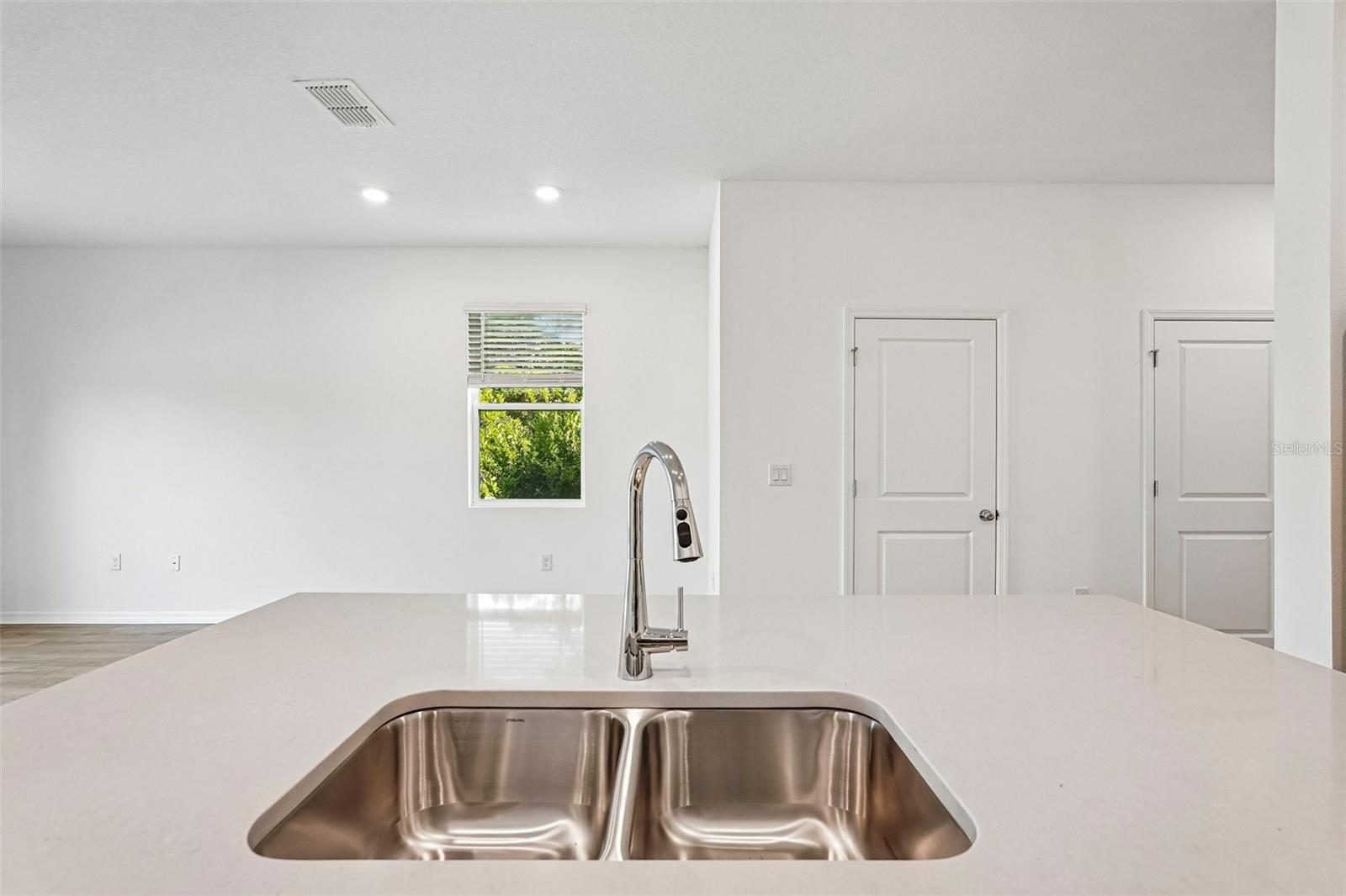 7151 GRAND FOREST WAY — photo 9