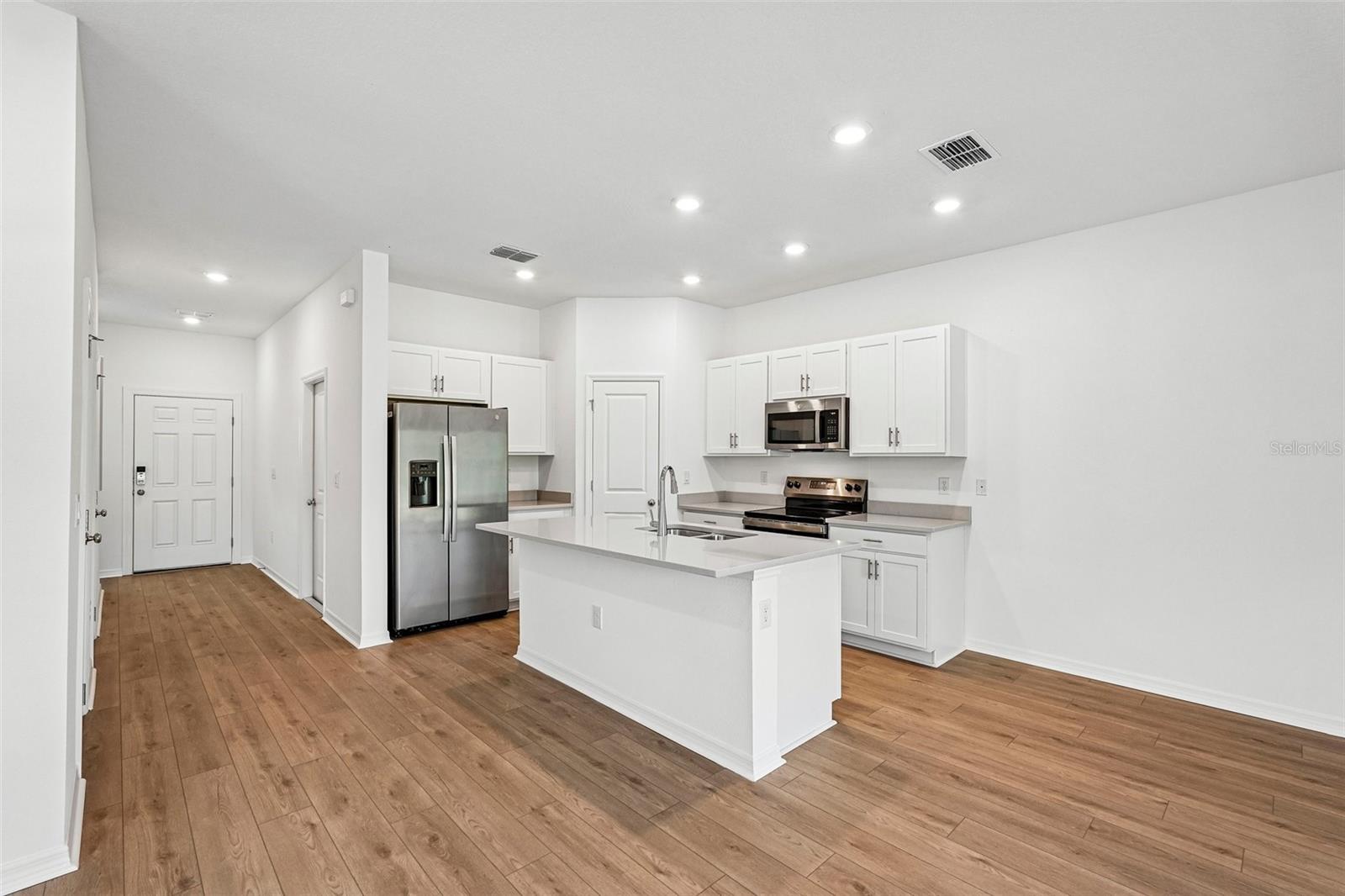 7151 GRAND FOREST WAY — photo 2
