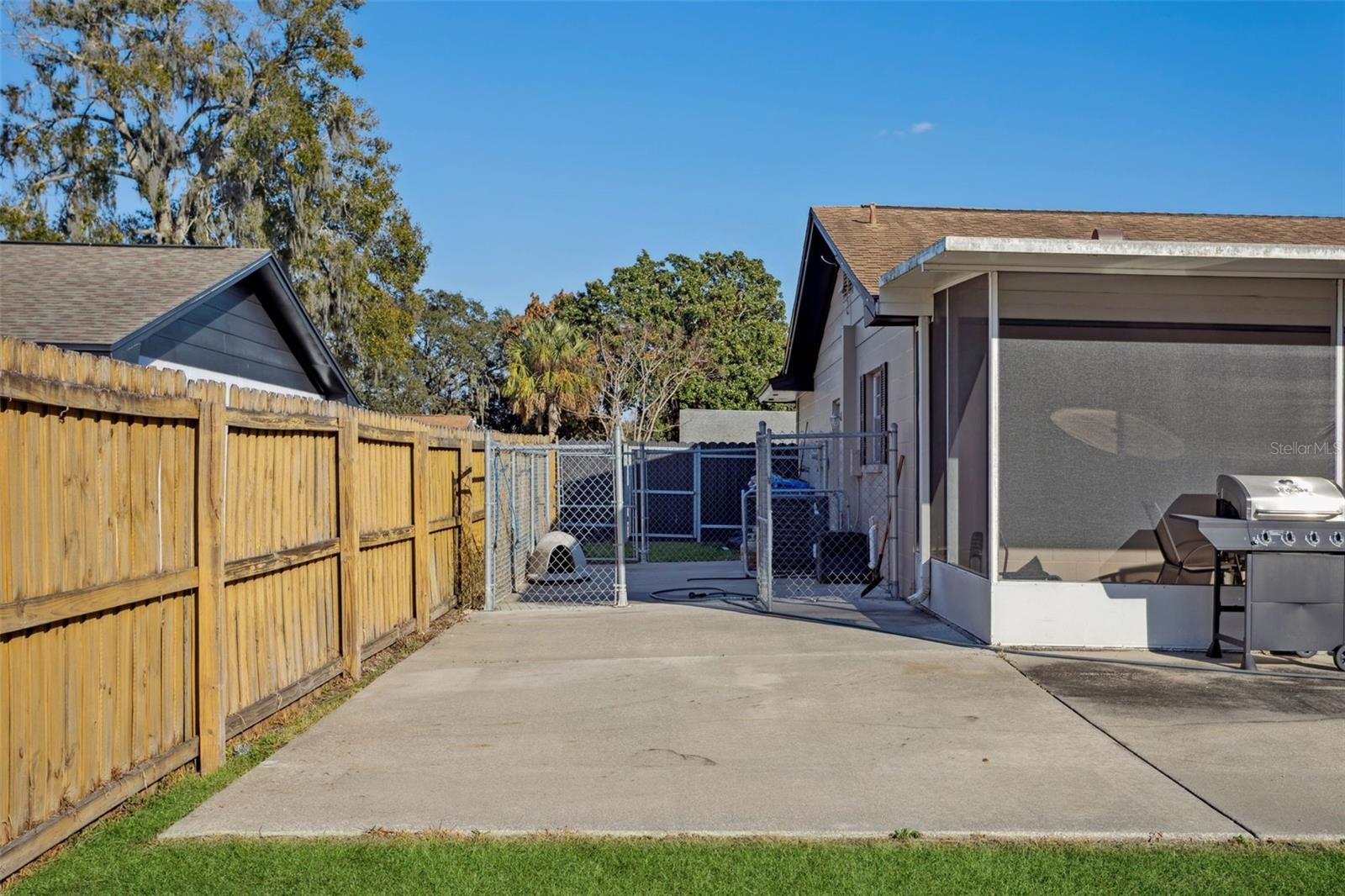 1614 BERKSHIRE DR — photo 25
