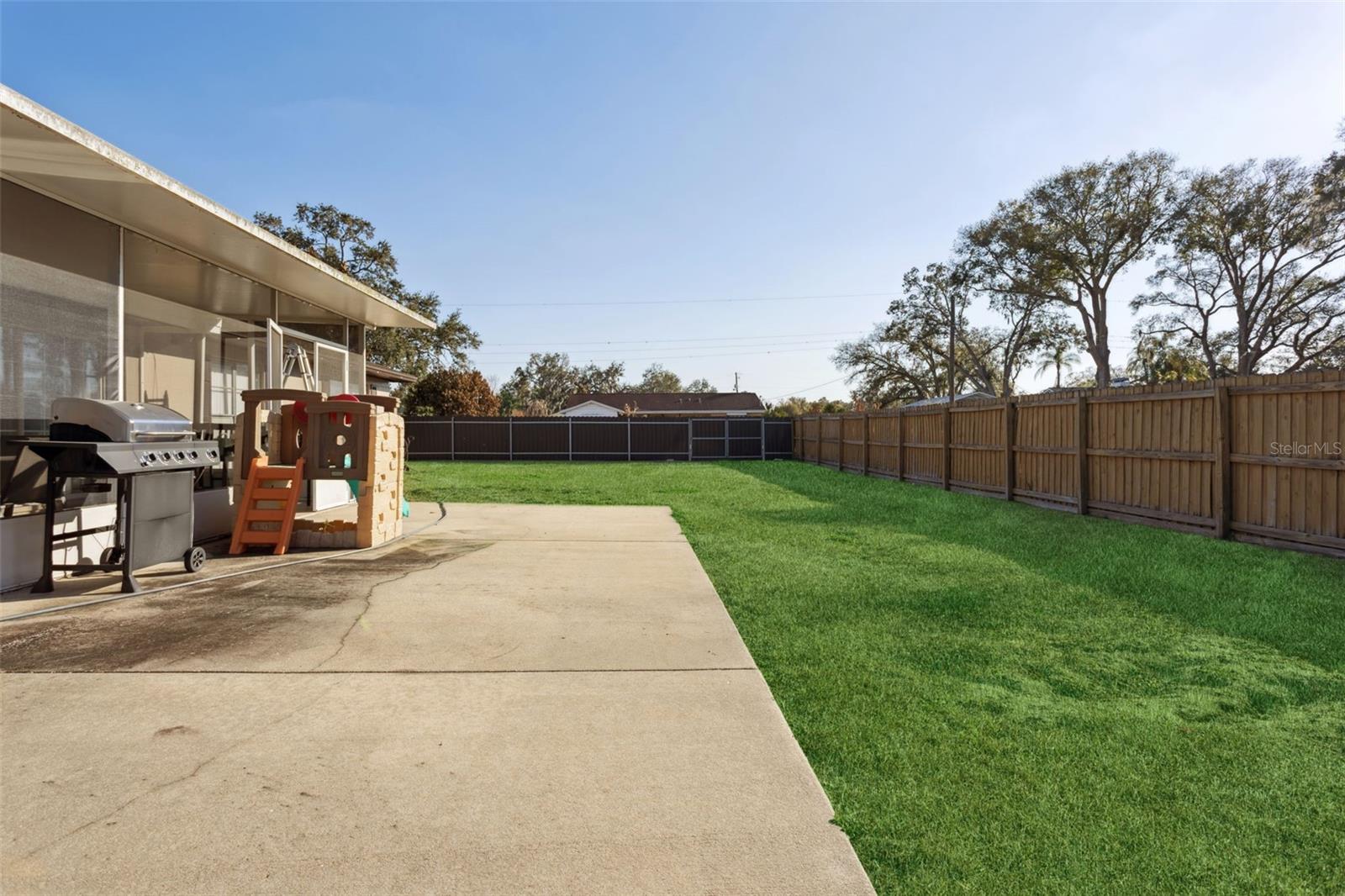1614 BERKSHIRE DR — photo 22