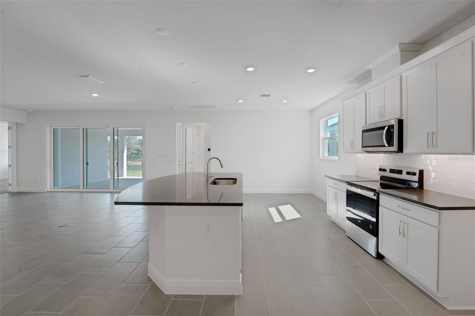 7425 SEA MANATEE ST — photo 20