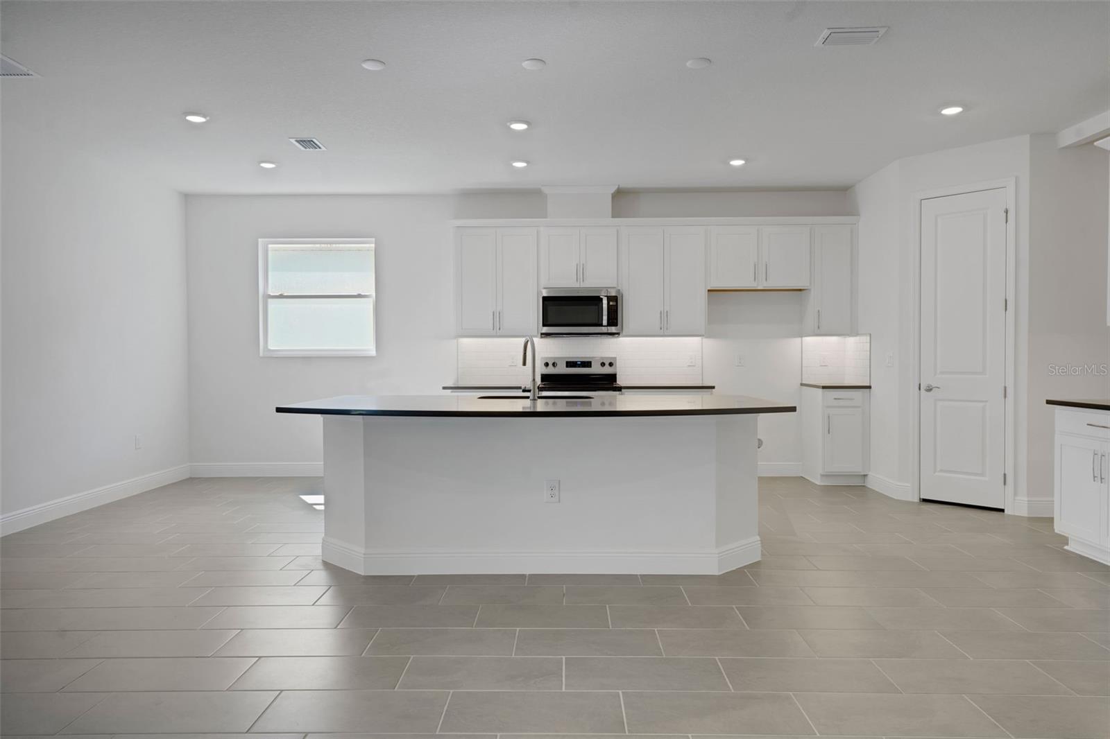 7425 SEA MANATEE ST — photo 29