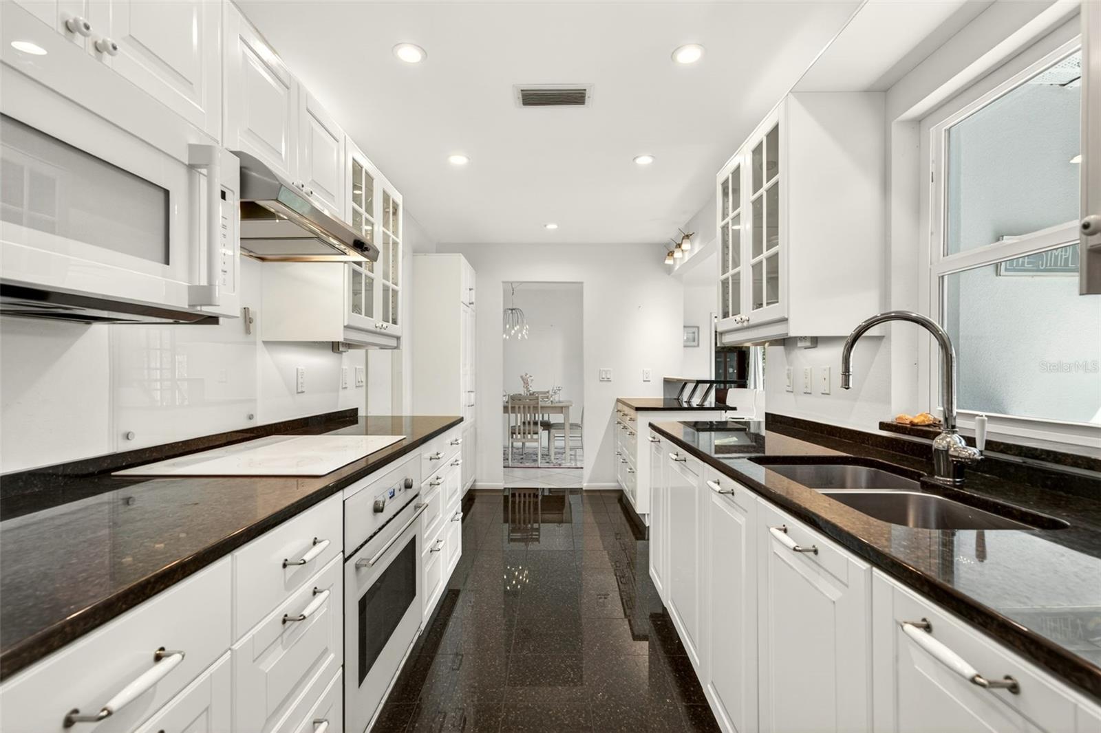 550 DE NARVAEZ DR — photo 10