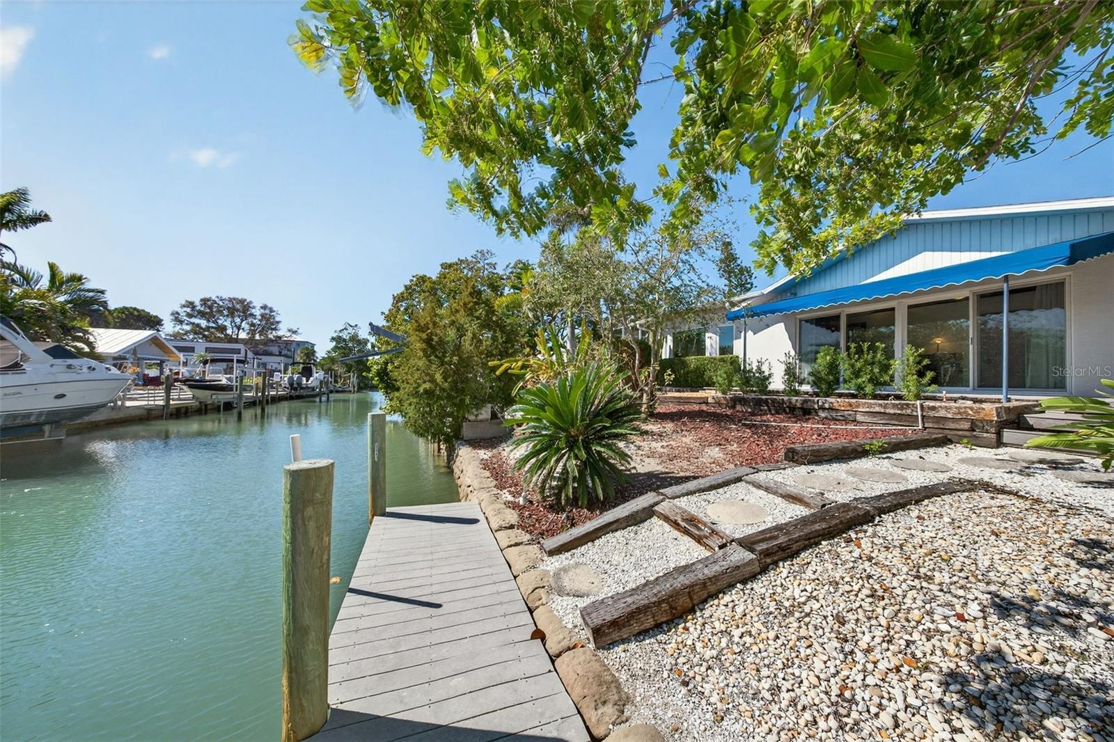 550 DE NARVAEZ DR — photo 3