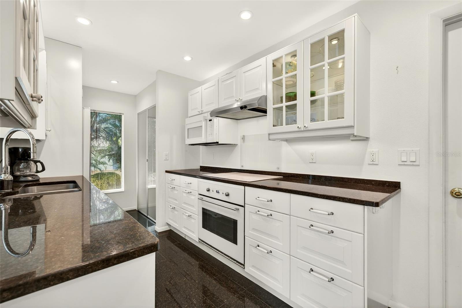 550 DE NARVAEZ DR — photo 13