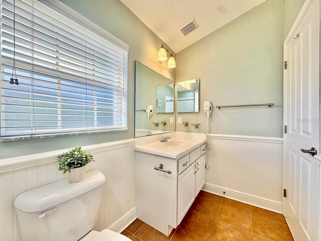 14541 COTSWOLDS DR #B — photo 10