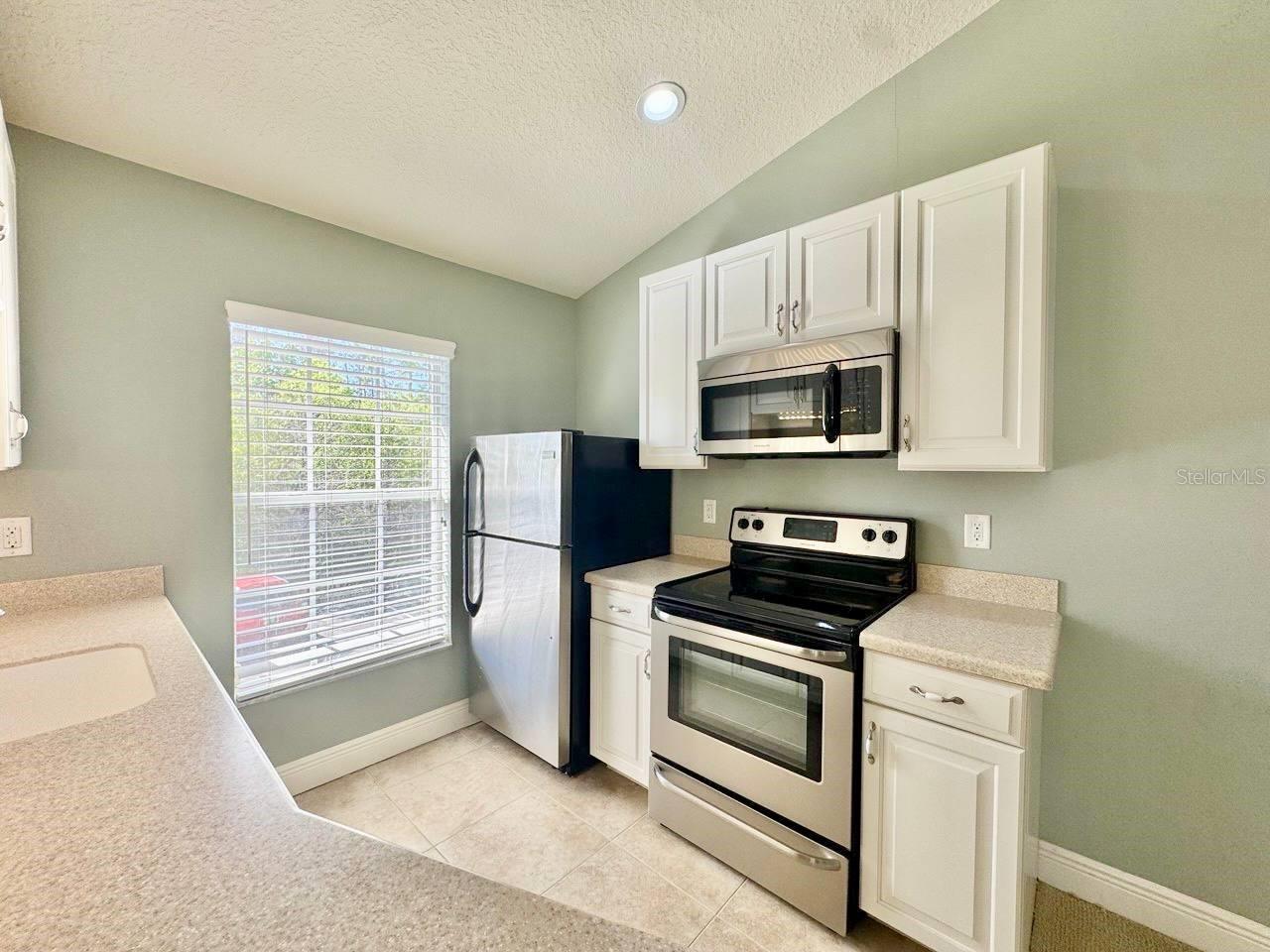 14541 COTSWOLDS DR #B — photo 7