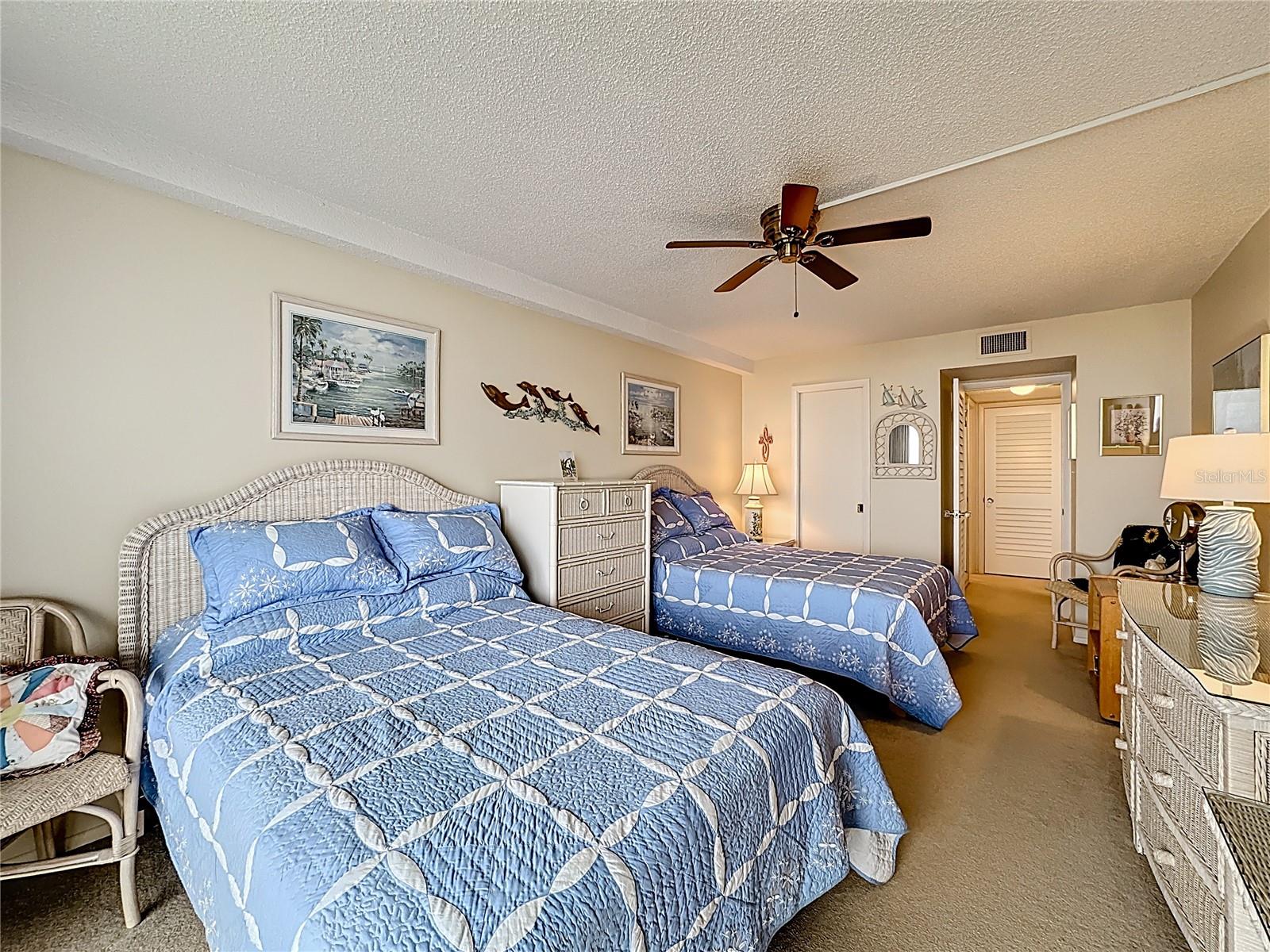 6415 MIDNIGHT PASS RD #705 — photo 32