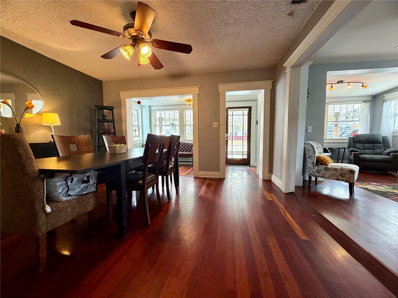 403 W CHELSEA ST — photo 13