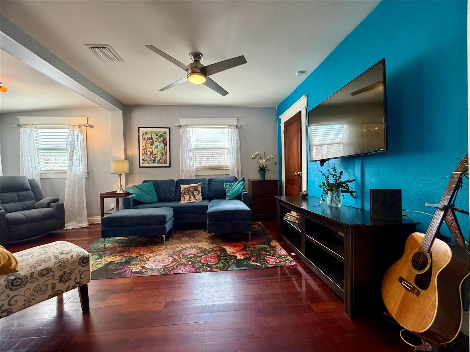 403 W CHELSEA ST — photo 14