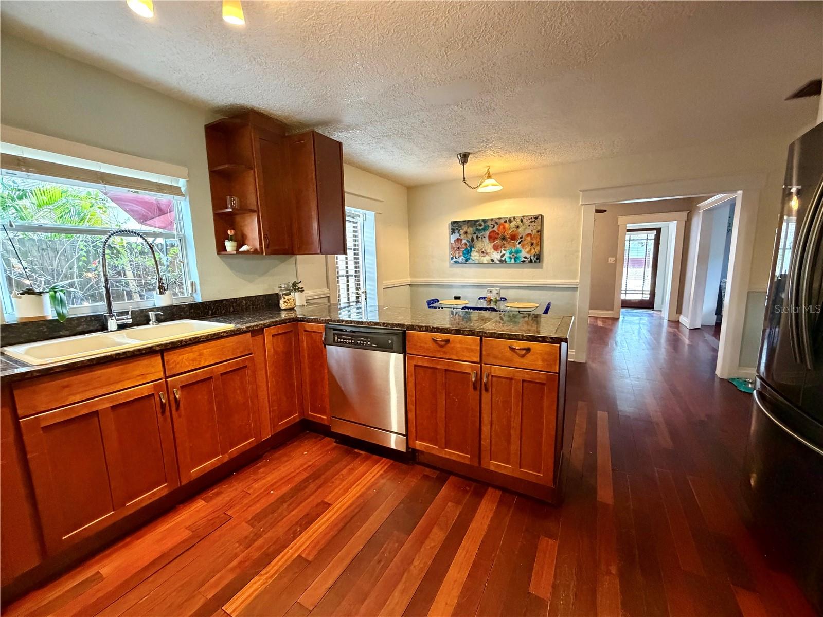 403 W CHELSEA ST — photo 20