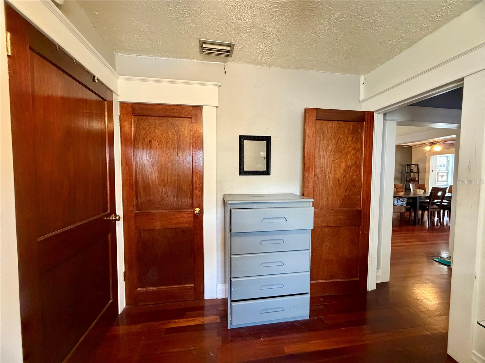 403 W CHELSEA ST — photo 25