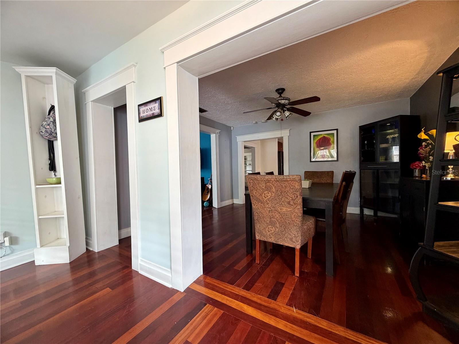 403 W CHELSEA ST — photo 9