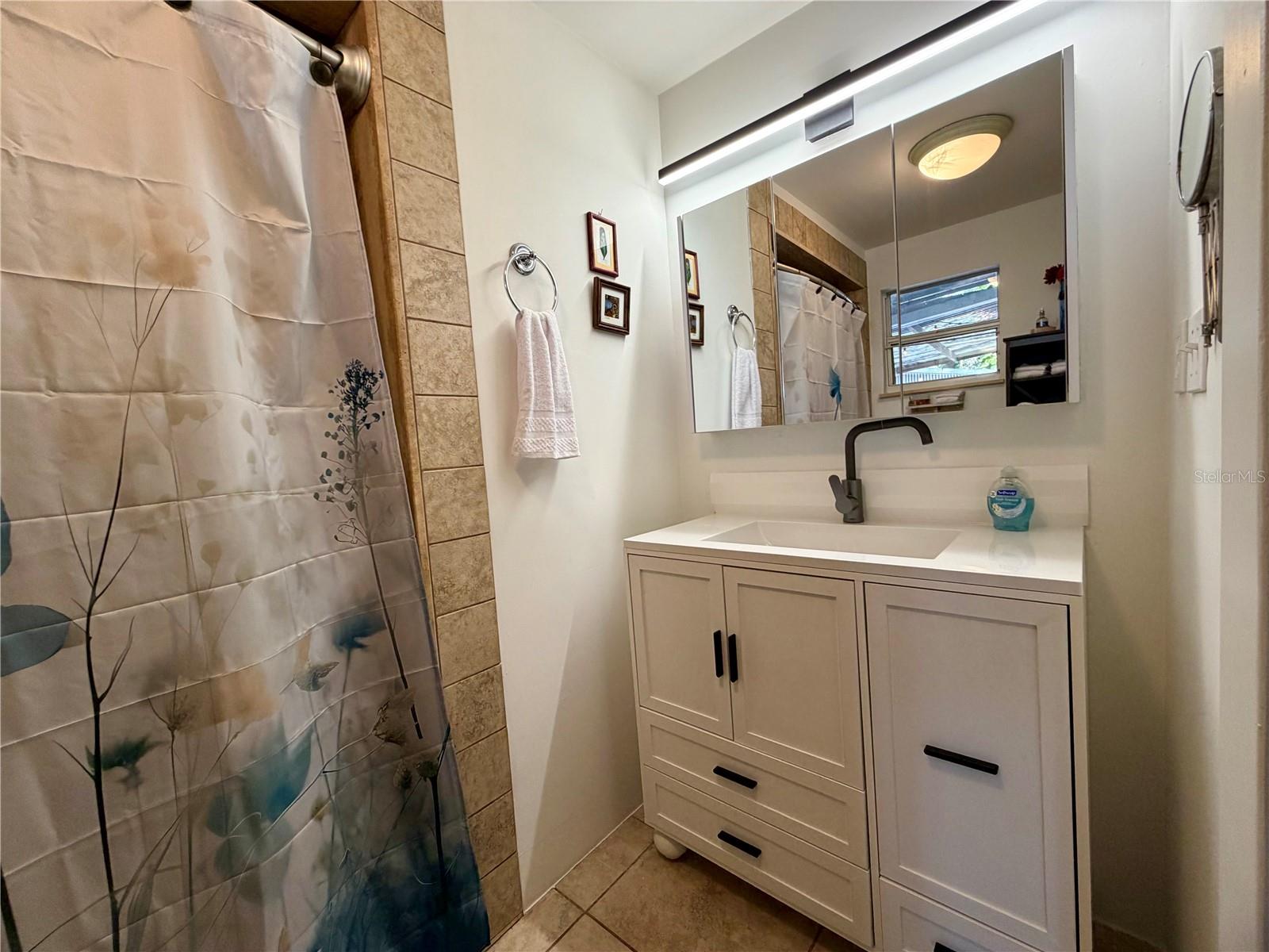 403 W CHELSEA ST — photo 37