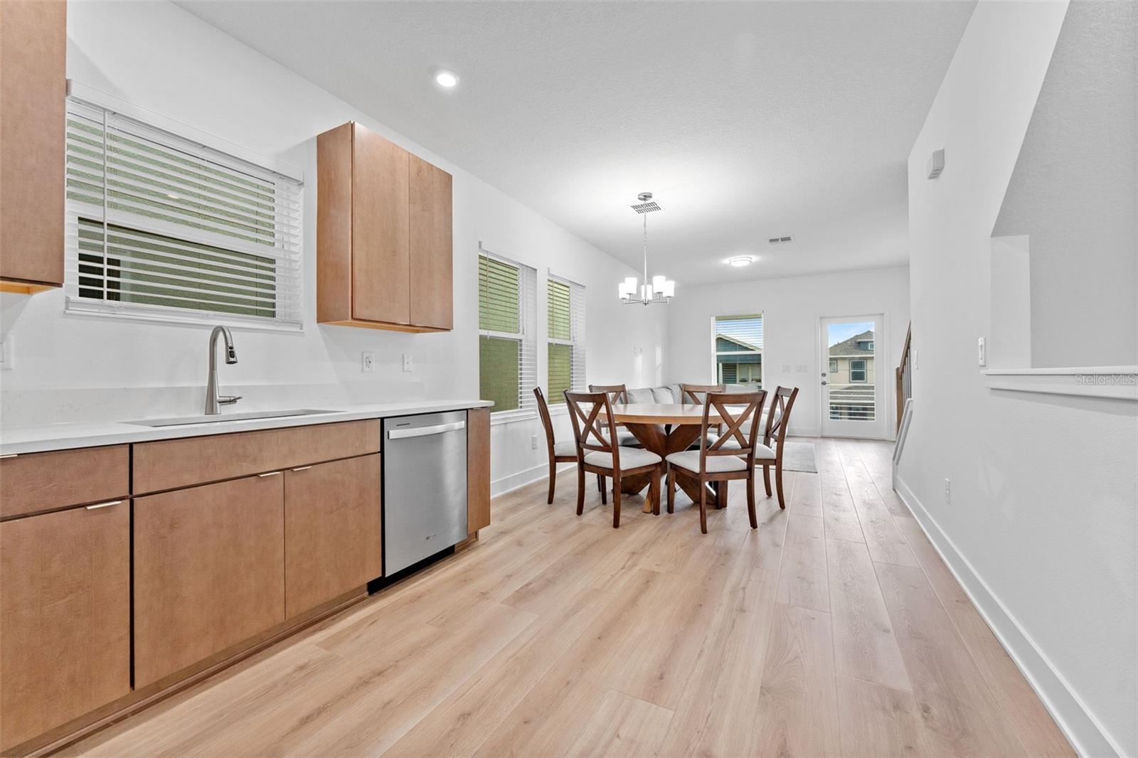 1922 W FIG ST #2 — photo 3