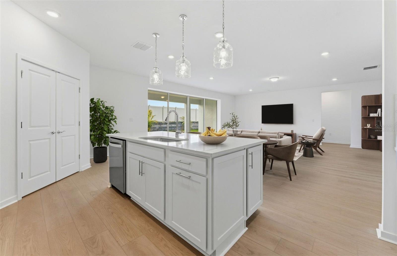 9738 AUTUMN RIDGE AVE — photo 2