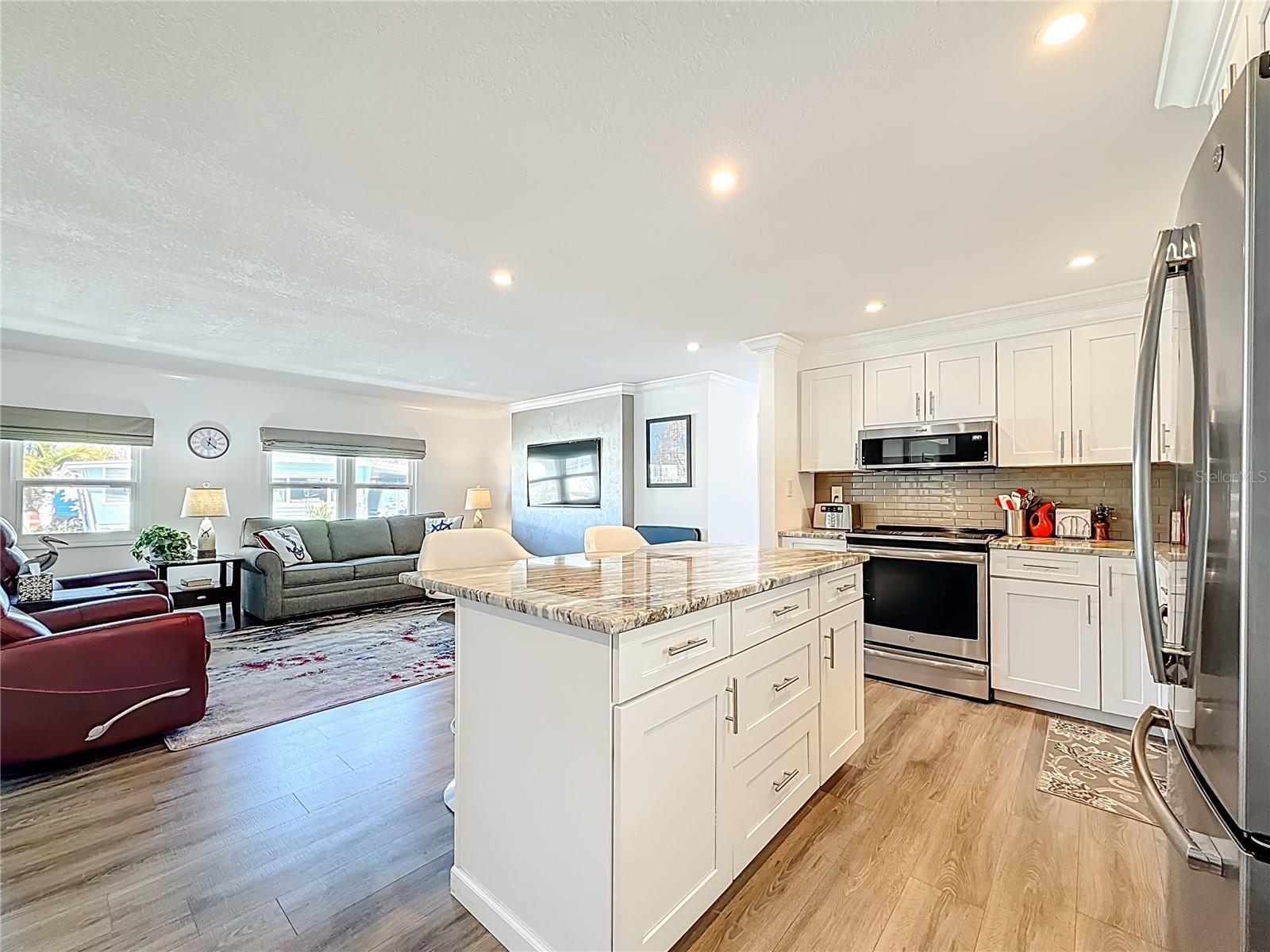 10101 N LAKE DR #89 — photo 15
