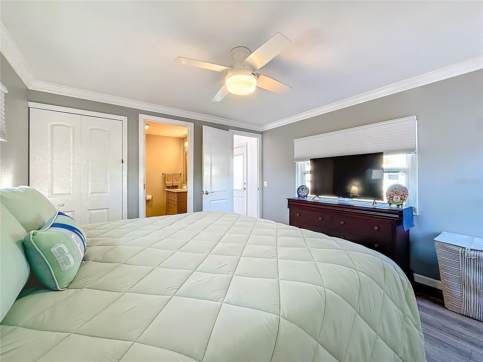 10101 N LAKE DR #89 — photo 32