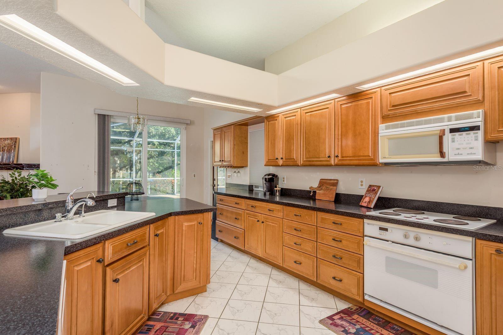 771 WEATHERSFIELD DR — photo 10
