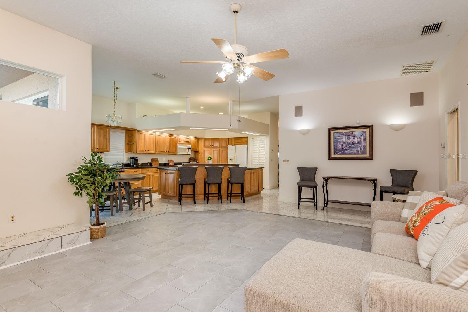 771 WEATHERSFIELD DR — photo 12