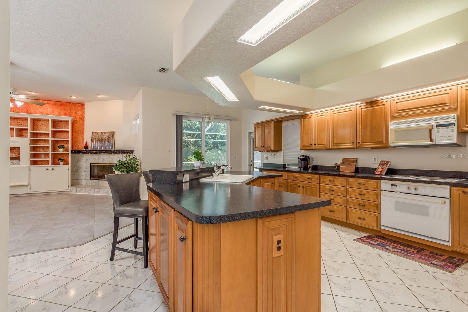 771 WEATHERSFIELD DR — photo 6
