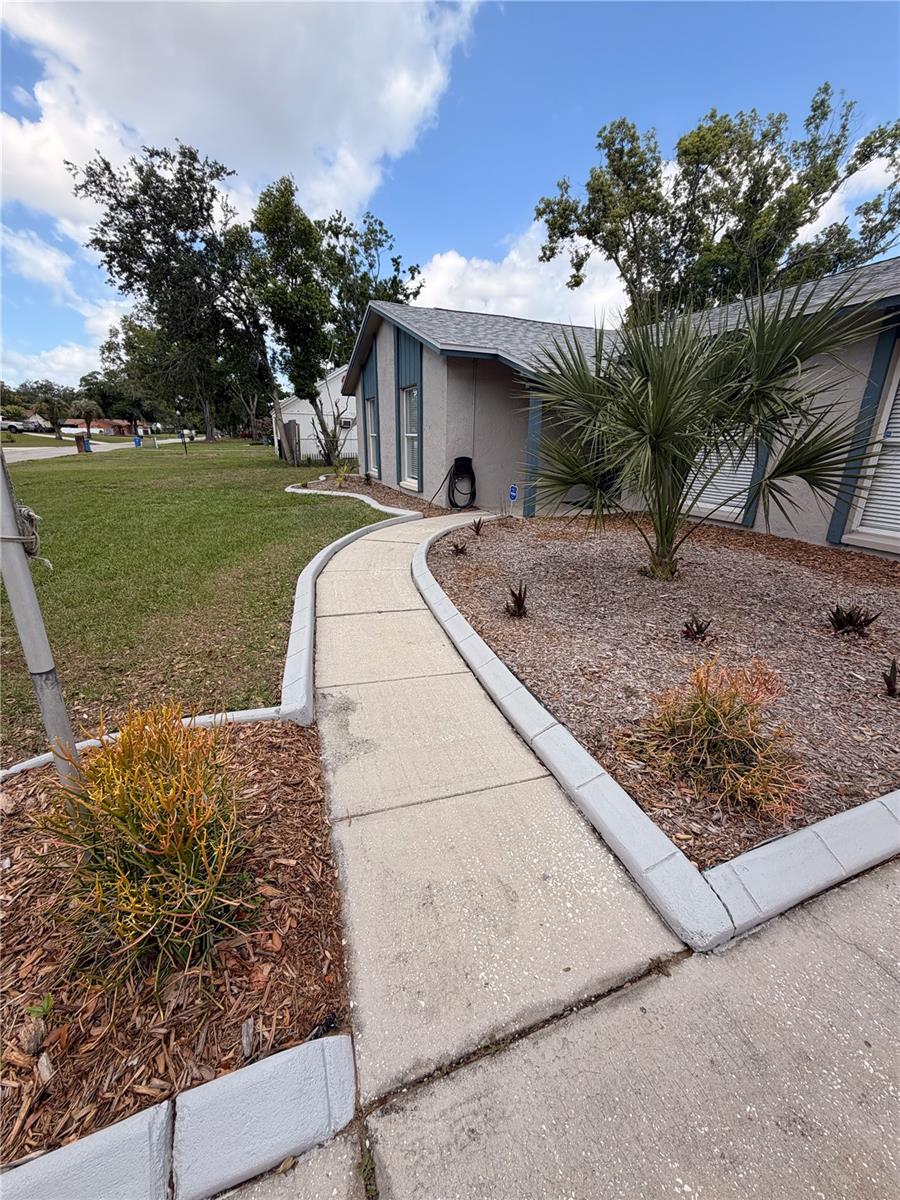 1210 LADY ELAINE DR — photo 4