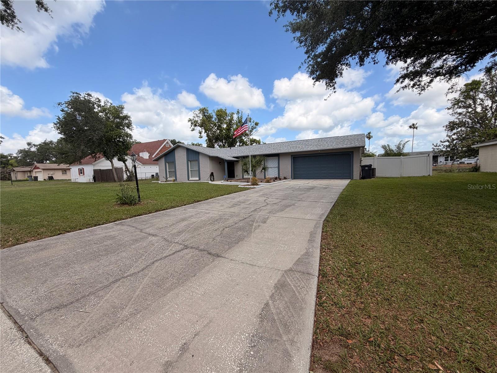 1210 LADY ELAINE DR — photo 2