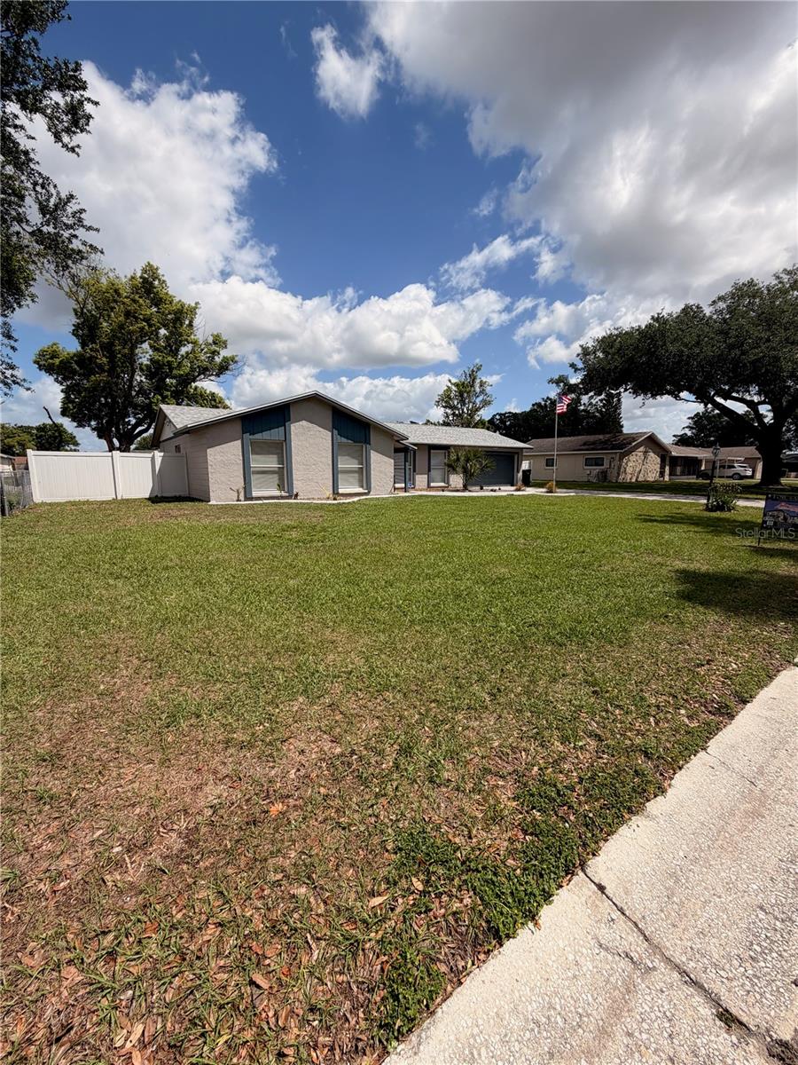 1210 LADY ELAINE DR — photo 3