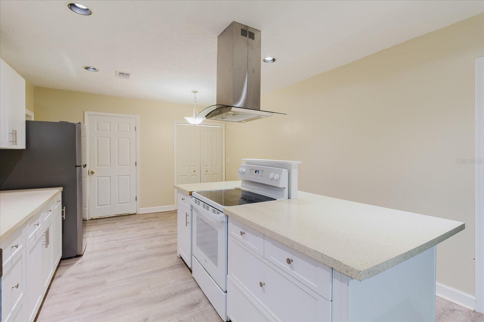 1210 LADY ELAINE DR — photo 81