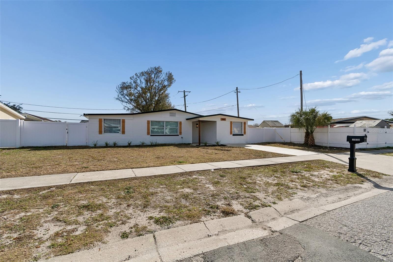 7910 W POWHATAN AVE — photo 2
