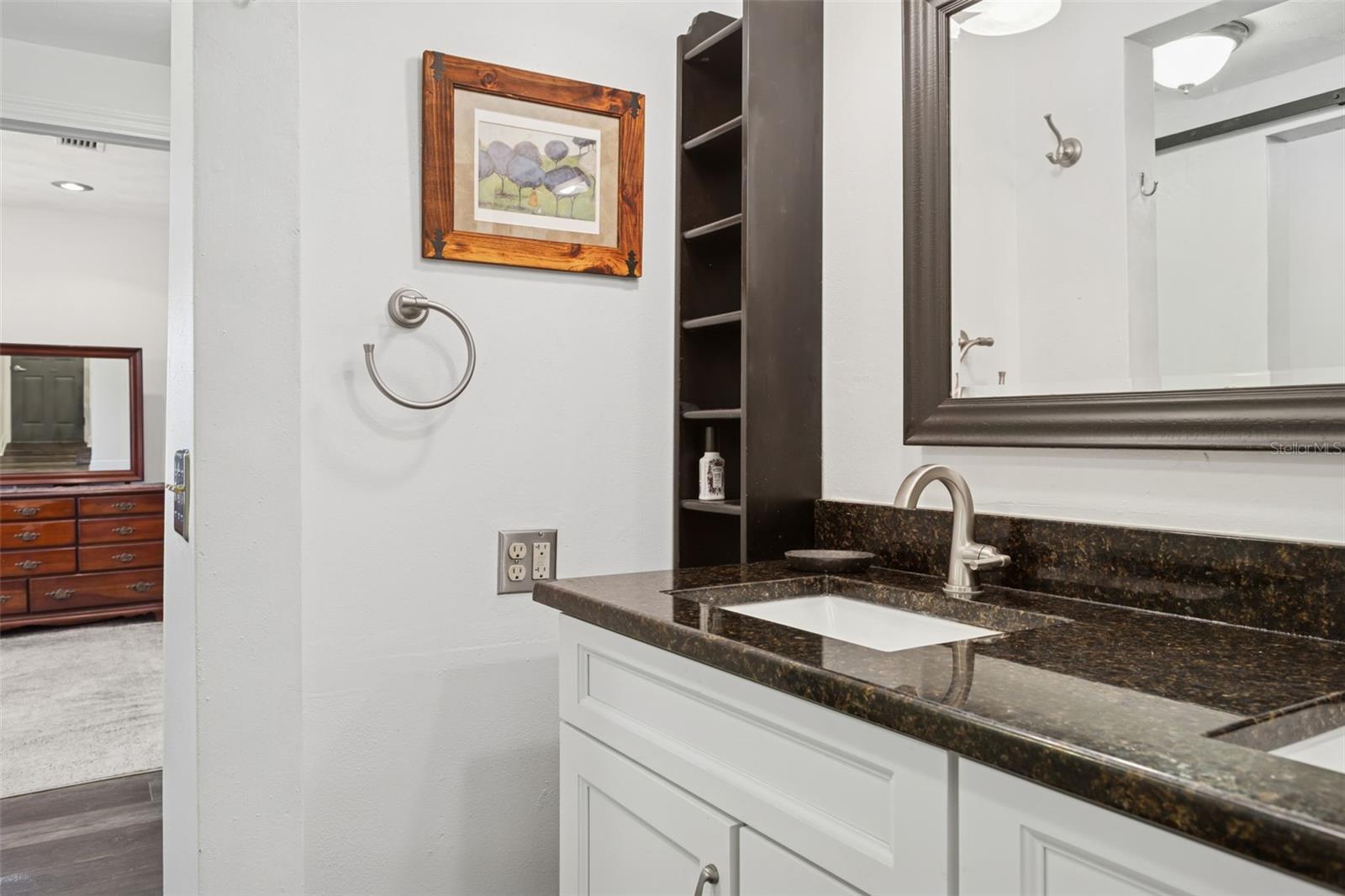 1023 N BASK DR — photo 16