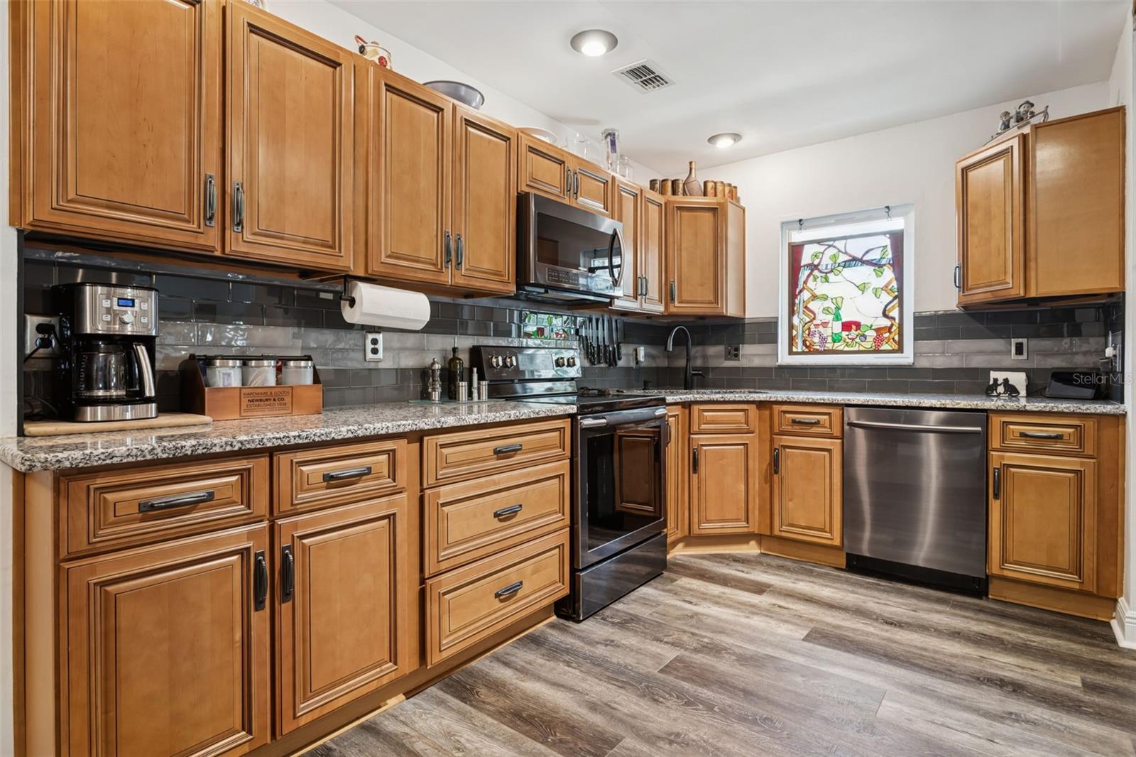 1023 N BASK DR — photo 6
