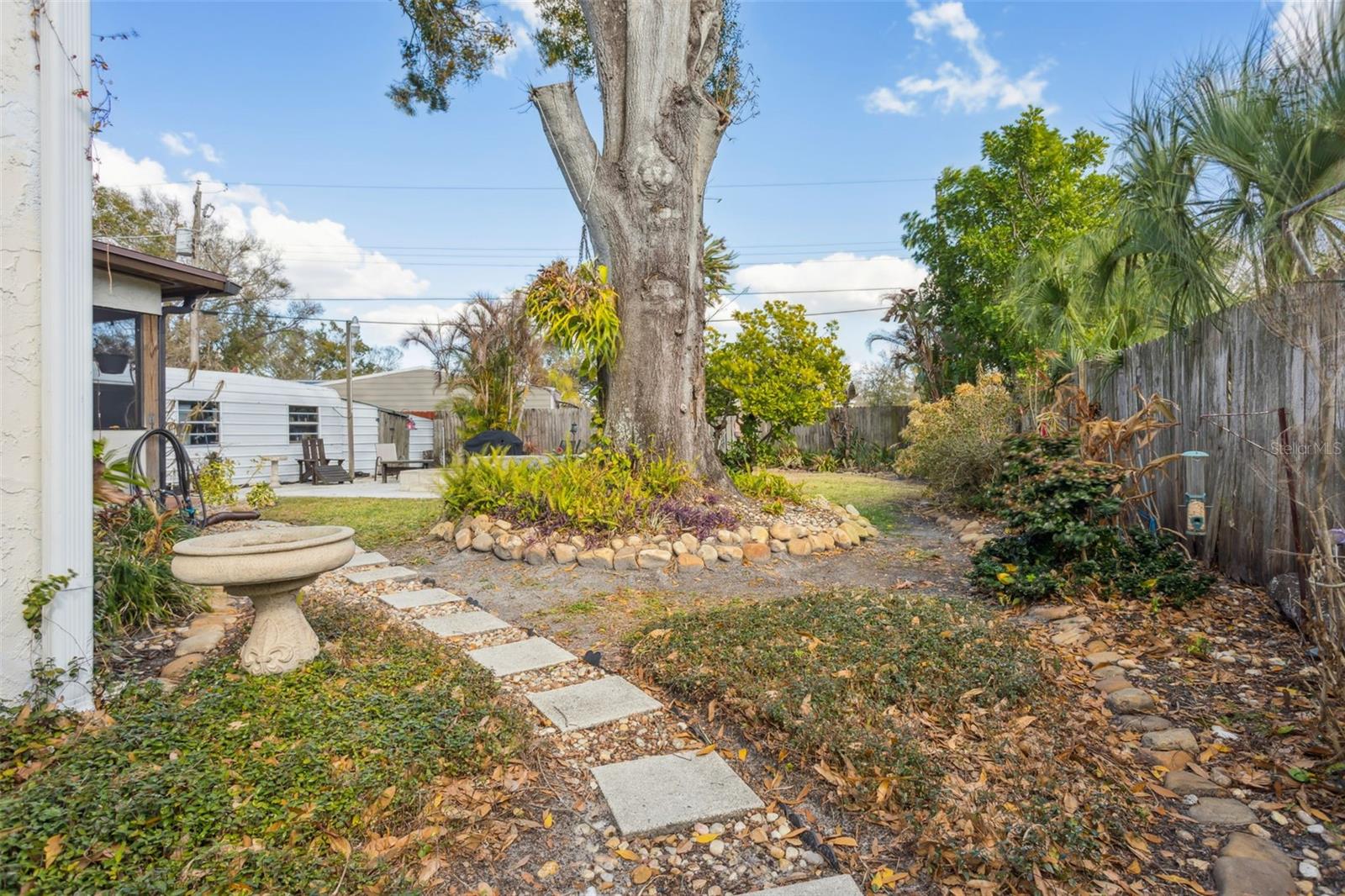 1023 N BASK DR — photo 29