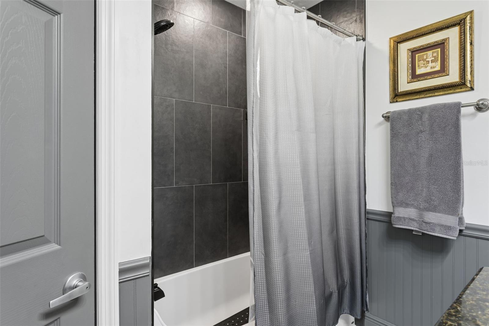 1023 N BASK DR — photo 23