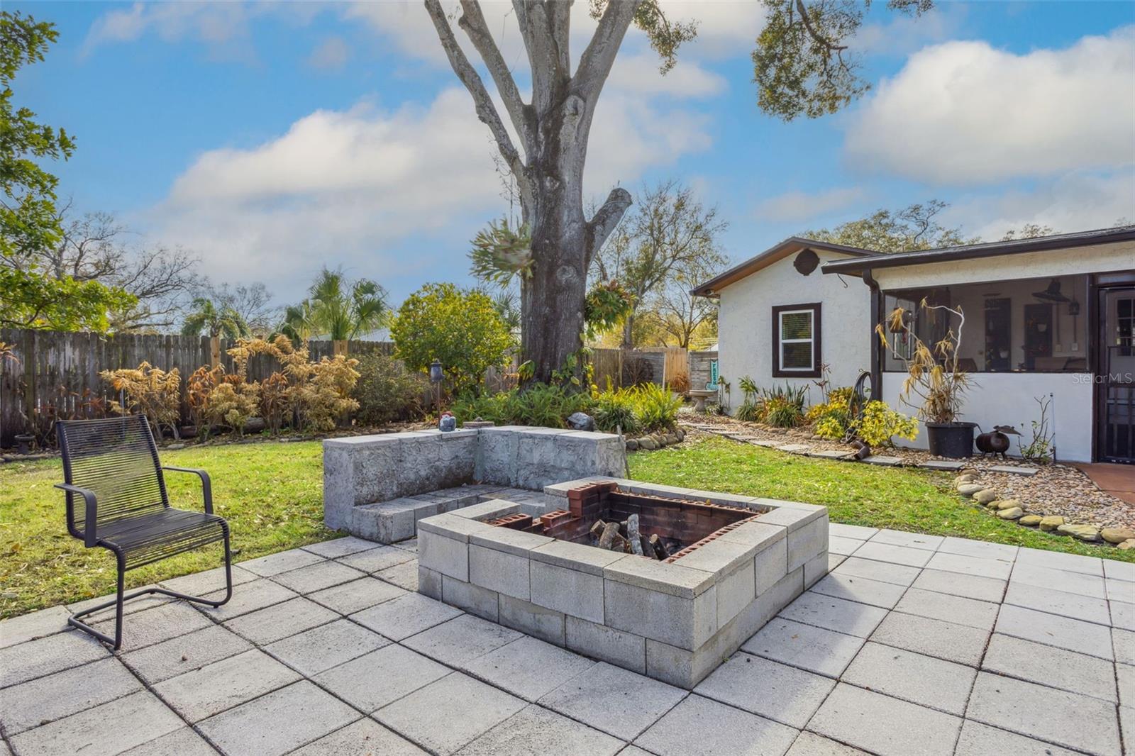 1023 N BASK DR — photo 27