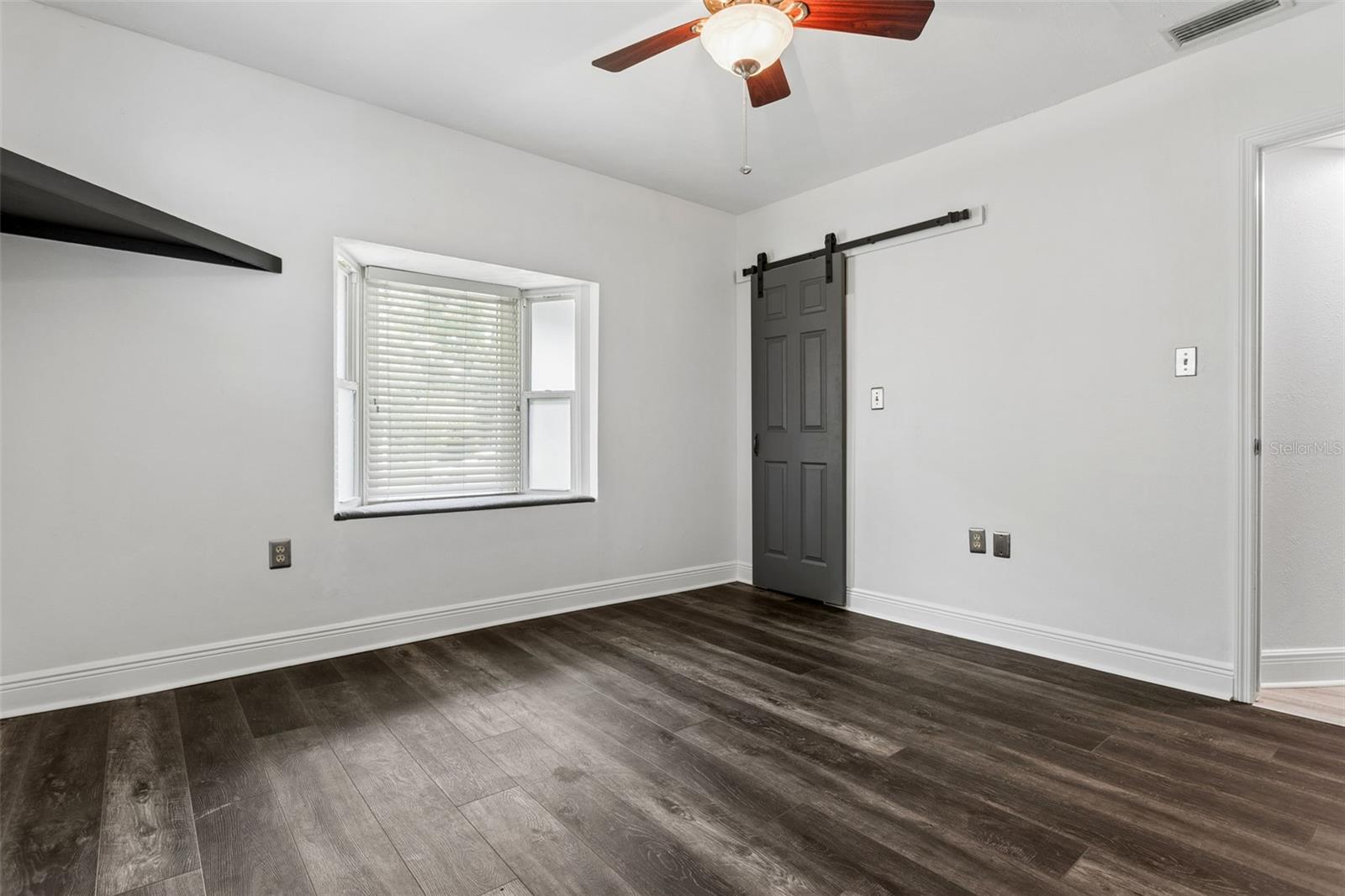1023 N BASK DR — photo 25