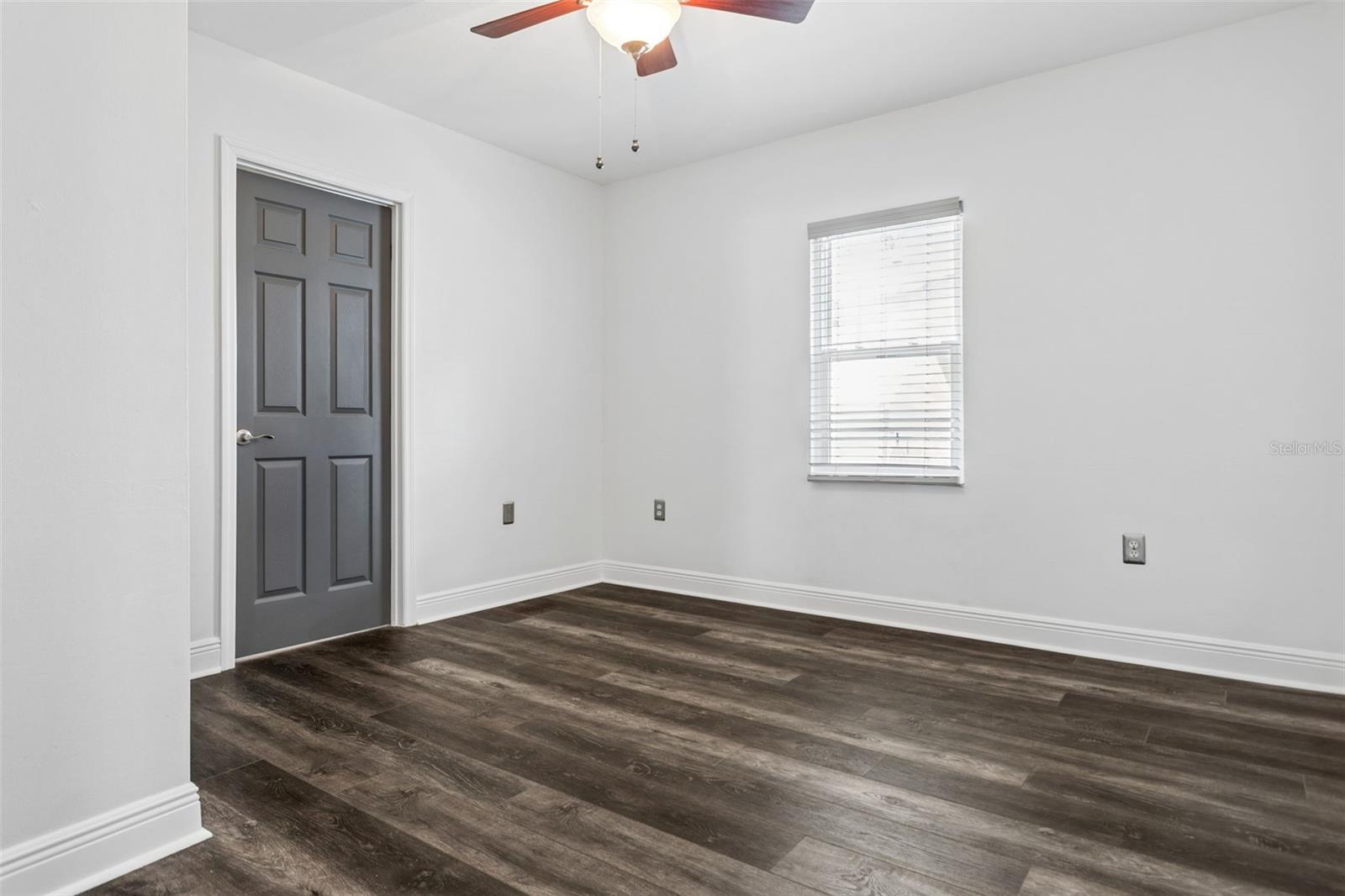 1023 N BASK DR — photo 21