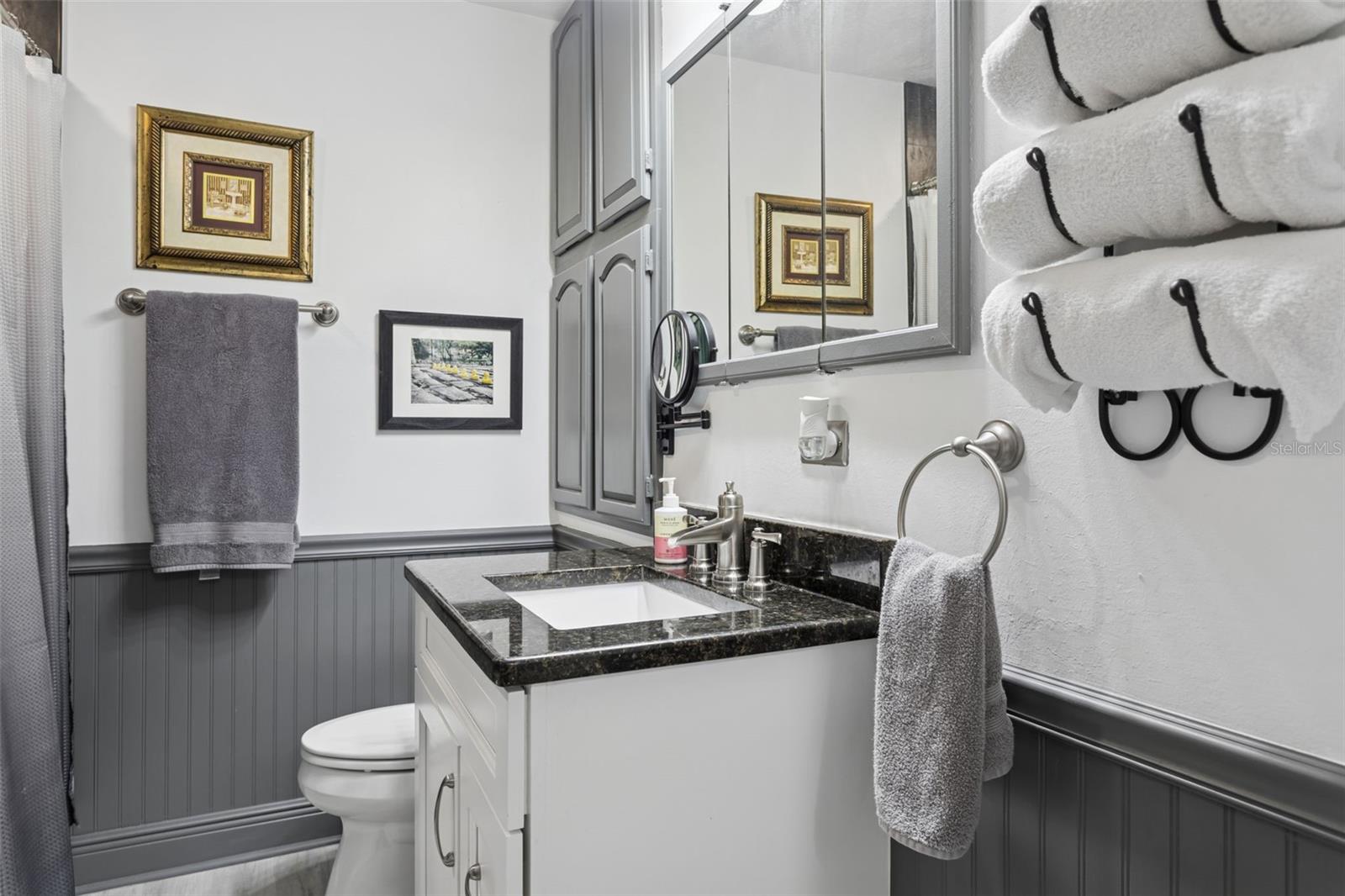 1023 N BASK DR — photo 22