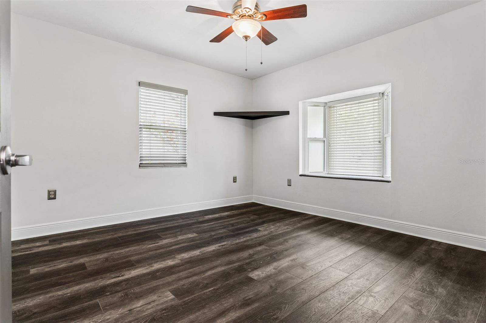 1023 N BASK DR — photo 24