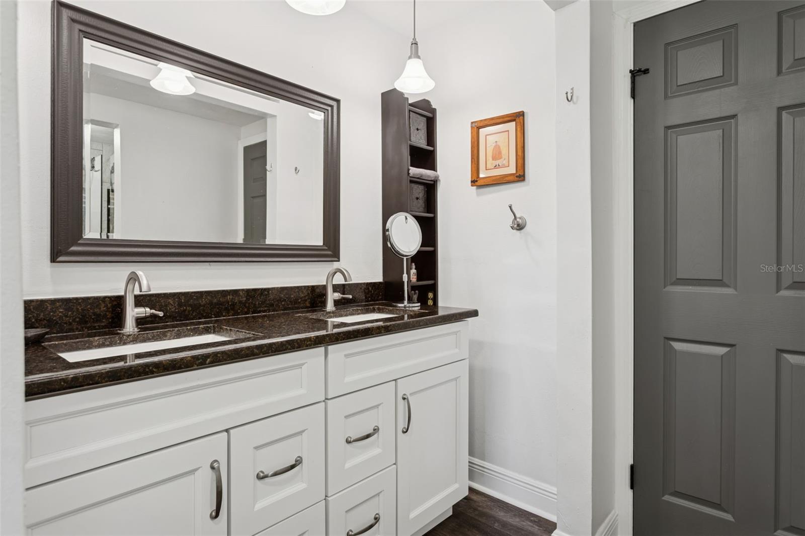 1023 N BASK DR — photo 17