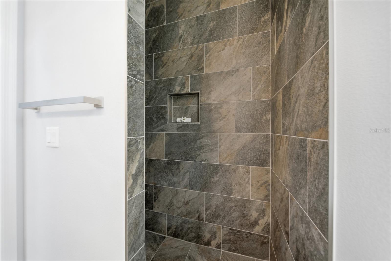 16090 FRINGE TREE DR — photo 29