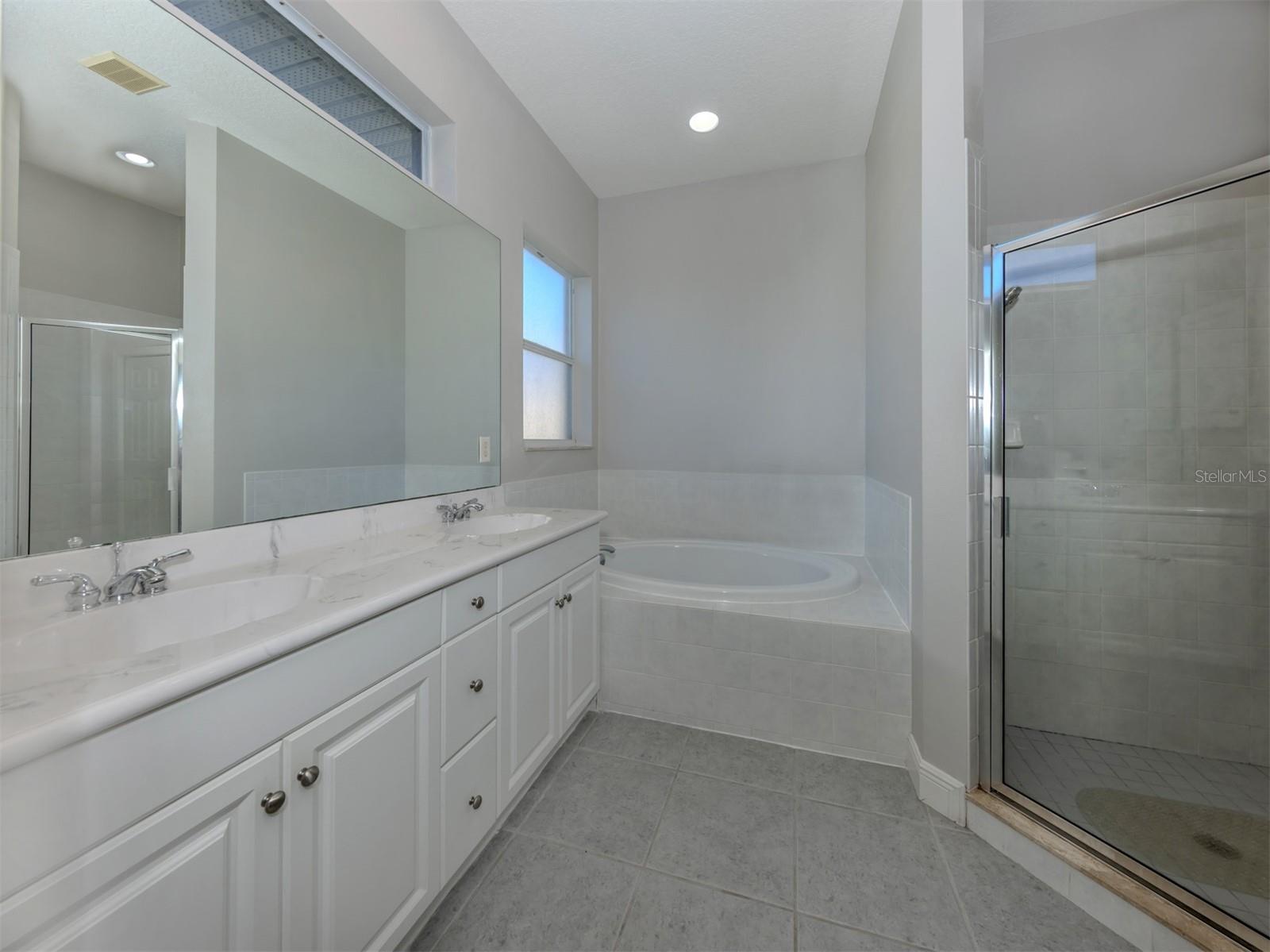 111 WAYFOREST DR — photo 17