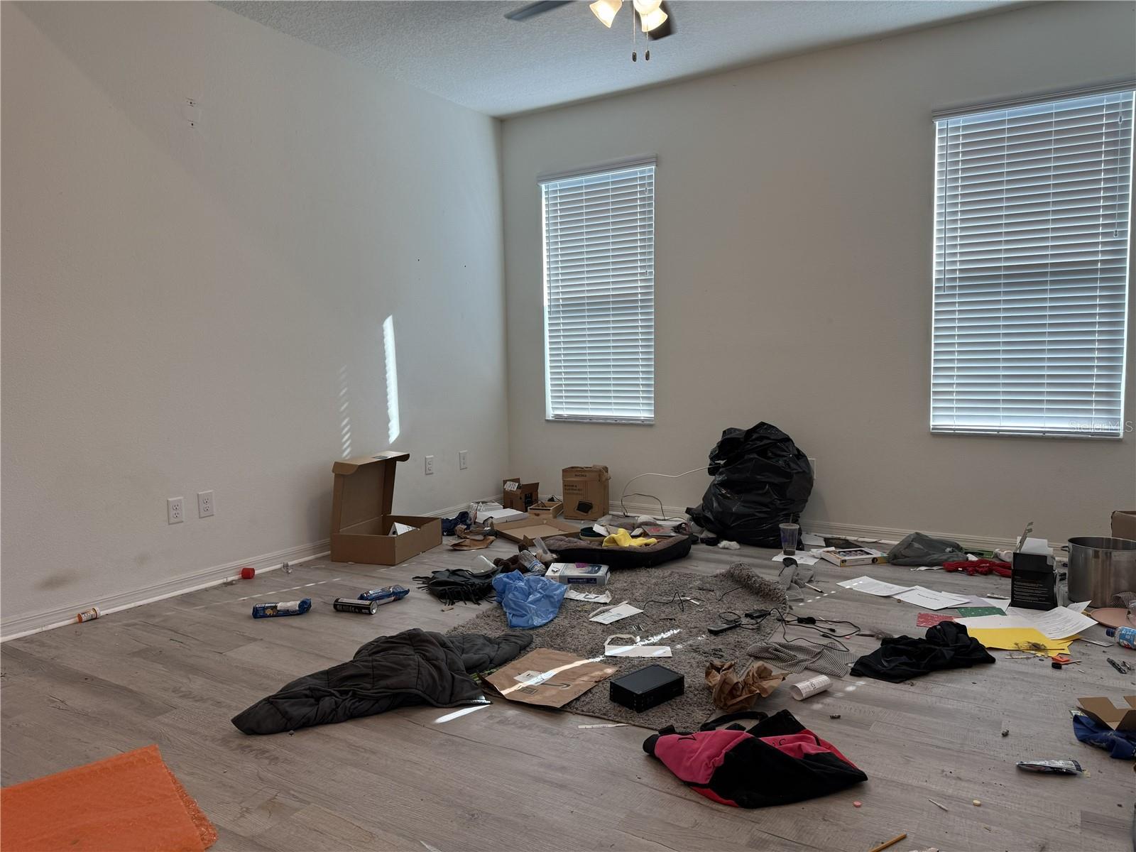 Home in PALMETTO — photo 17