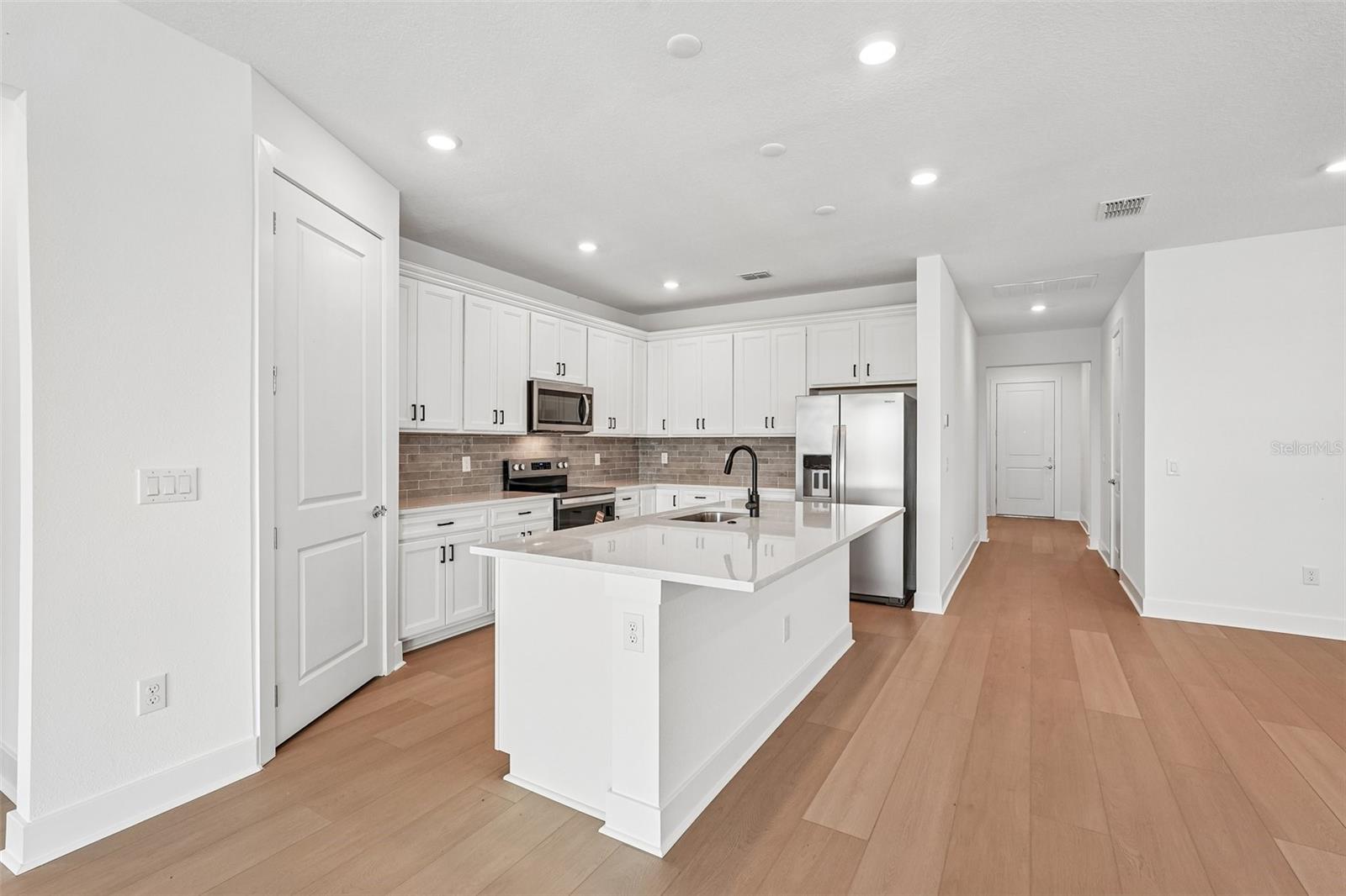 9927 JOHNSON OAKS GLN — photo 4