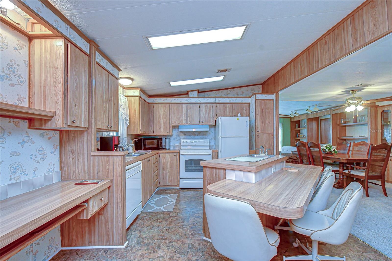 35145 WAGNER WAY — photo 40