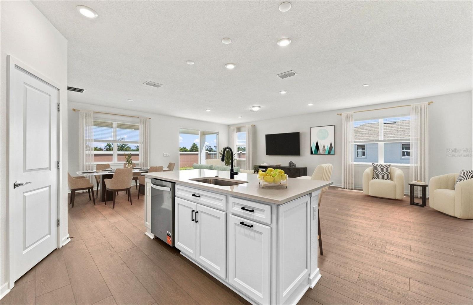 9928 JOHNSON OAKS GLN — photo 2